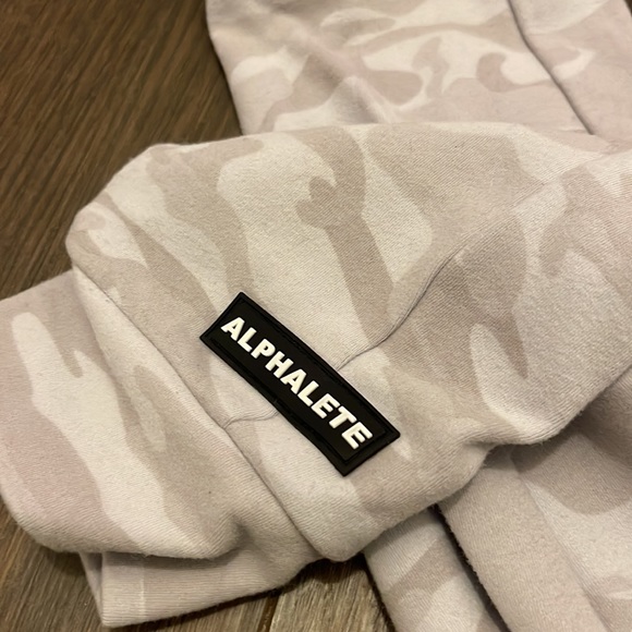 Alphalete Joggers - Picture 3 of 3